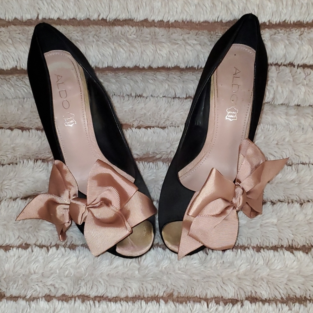Black heels 👠🖤🎀 - Picture 4 of 7